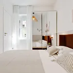 New And Design Flat In The Hearth Of Milan