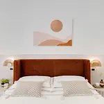 New And Design Flat In The Hearth Of Milan